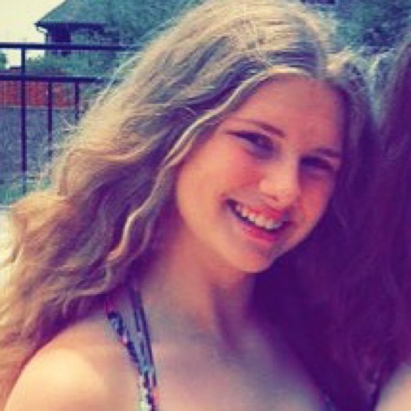 Profile Picture of Madison Brunskill (@mutinymadi) on Poshmark