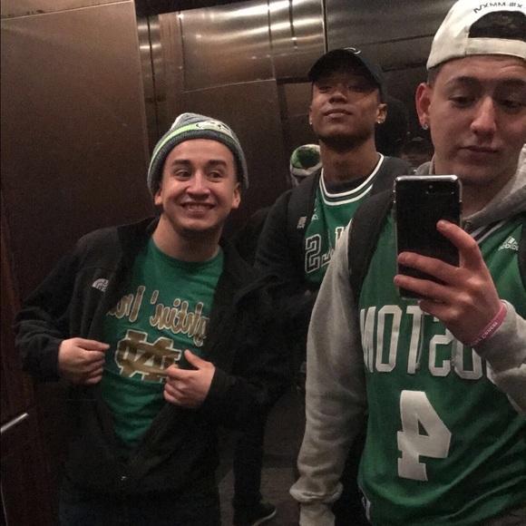 Profile Picture of Jonathan Espino (@espino4) on Poshmark