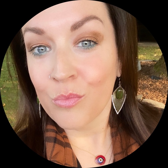 Profile Picture of Misty Ragland (@mragland07) on Poshmark