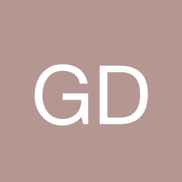 Profile Picture of Gina Ditoro (@ginaditoro) on Poshmark