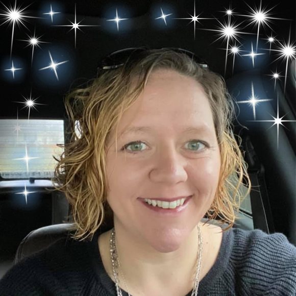 Profile Picture of Amanda Bocook (@spiralbelle19) on Poshmark