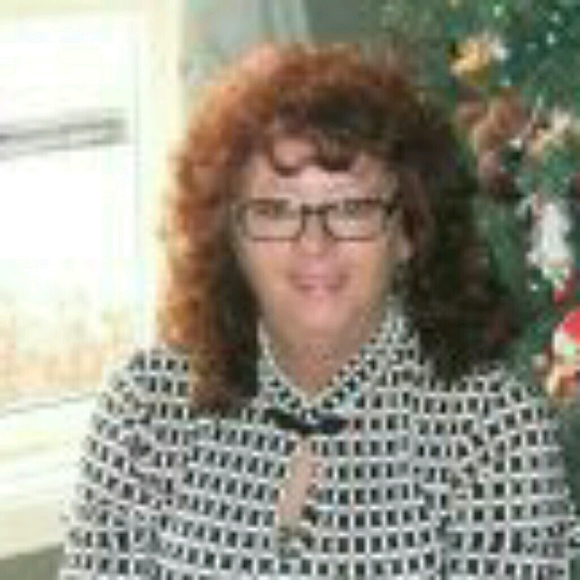 Profile Picture of Sharon Stokes (@stokesl522) on Poshmark