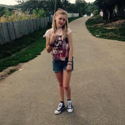 Profile Picture of Danisia Dohotariu (@danisiaDH) on Twitter