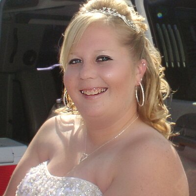 Profile Picture of Jennifer Jo Macek (@jenkneejomacek) on Twitter