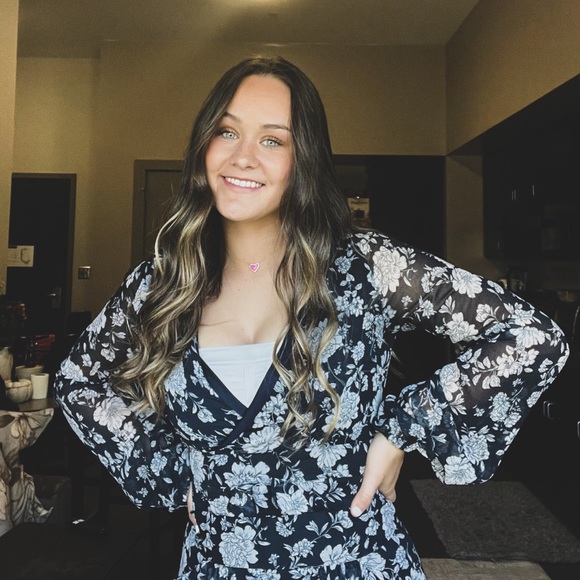 Profile Picture of Julia Pack (@juliampack) on Poshmark