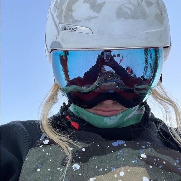 Profile Picture of Anna Heicklen (@anna_heicklen) on Poshmark