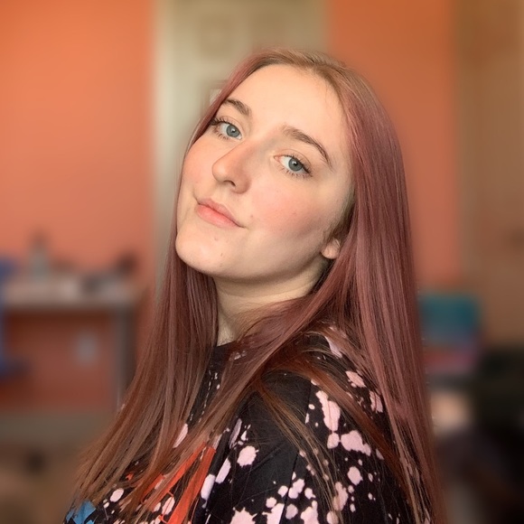 Profile Picture of Ellie Coerver (@elliecoerver) on Poshmark