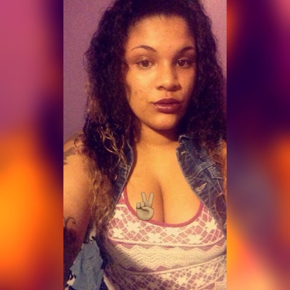 Profile Picture of Brandy Josephine (@brandyjbbb) on Poshmark