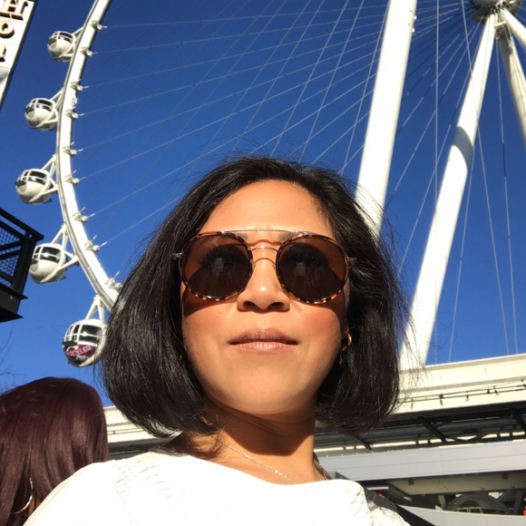 Profile Picture of Catherine Liu (@daria579) on Poshmark