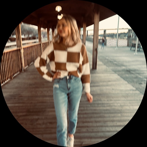 Profile Picture of Addison Gregory (@addisong07) on Poshmark