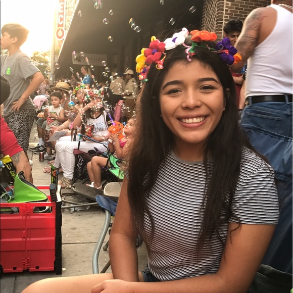 Profile Picture of Areala Mendoza (@arealanm) on Poshmark