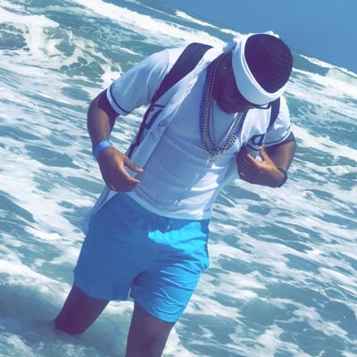 Profile Picture of 𝐏𝐎𝐏 𝐒𝐌𝐎𝐊𝐄 🕊💙♿️ (@DC_KingJames) on Twitter