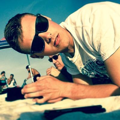 Profile Picture of Simon Larson (@simon_lar) on Twitter