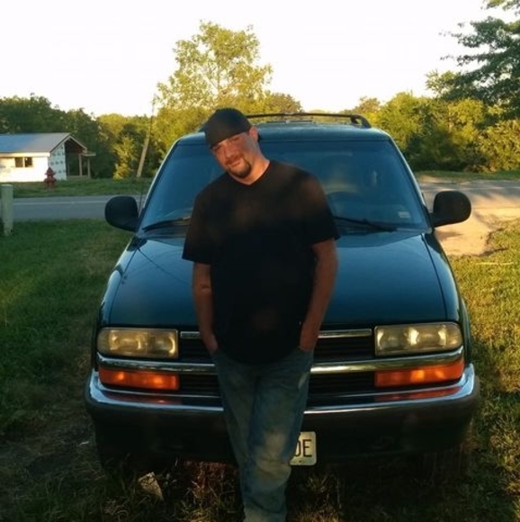 Profile Picture of Ray Mathews (@raymo4278) on Poshmark