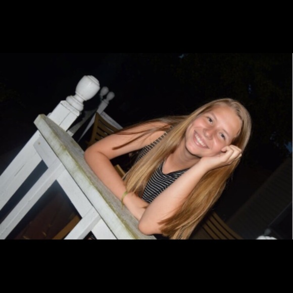 Profile Picture of Caroline Deerwester (@caroline_m_d) on Poshmark