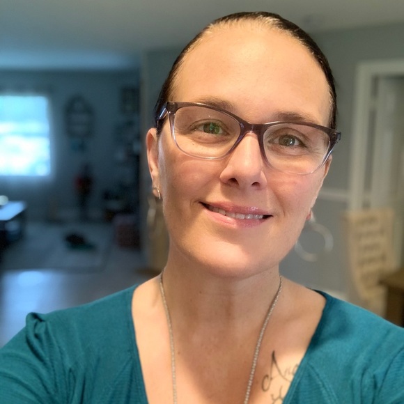 Profile Picture of Joann Read (@jorore) on Poshmark
