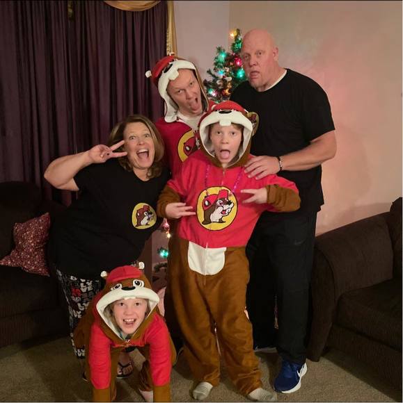 Profile Picture of Wendy Terry-bybee (@brezyiilv) on Poshmark