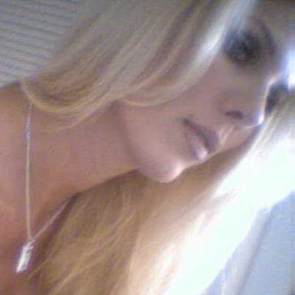 Profile Picture of Pamela Kimble (@pamcakes65) on Poshmark