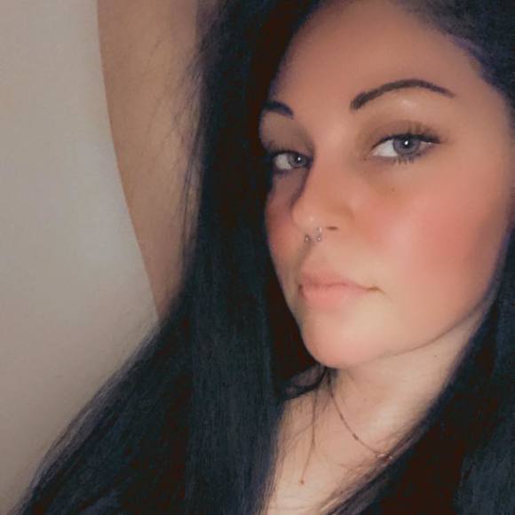 Profile Picture of Sofia Grabowski (@sofiagrabowski) on Poshmark