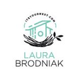 Profile Picture of Laura Brodniak, Realtor (@itsyournest) on Instagram