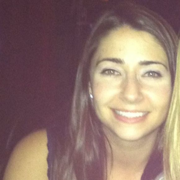 Profile Picture of Andrea Lipstein (@andyleggs) on Poshmark