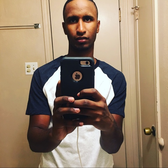 Profile Picture of Joel Olmos (@lamelaz1004) on Poshmark