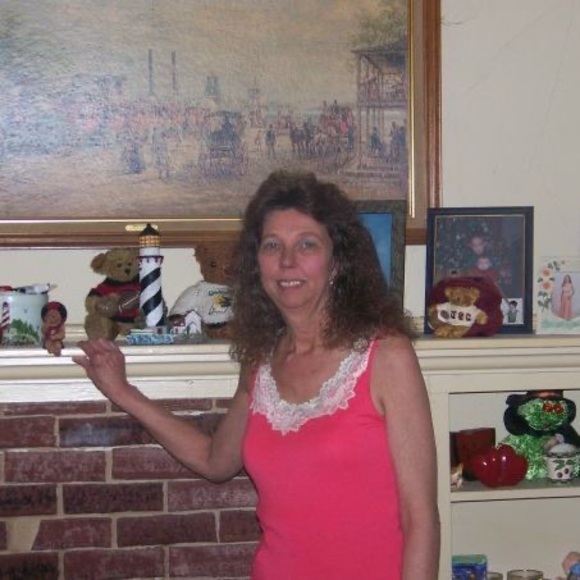 Profile Picture of Debra Mcdowell (@debra5448) on Poshmark