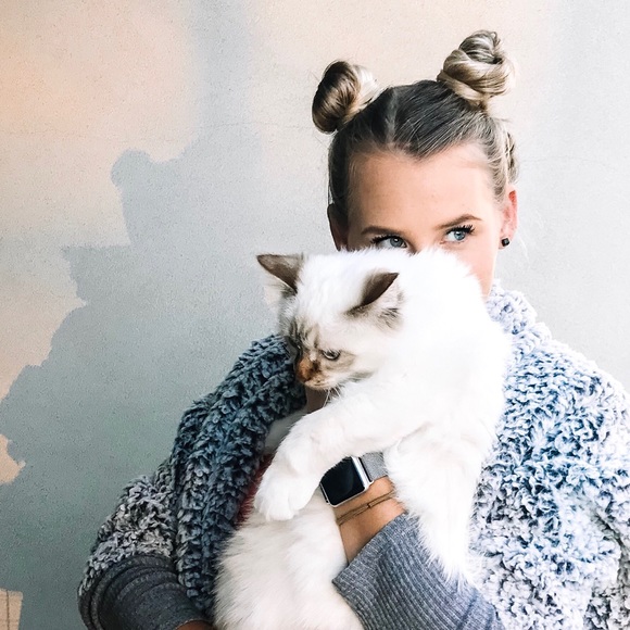 Profile Picture of Amanda Allison (@amanda80495) on Poshmark