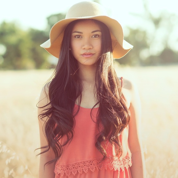 Profile Picture of Jessica Fabionar (@jessicafabionar) on Poshmark