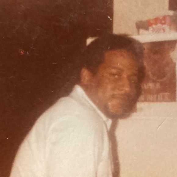 Profile Picture of Robert Hearns (@rob180) on Poshmark