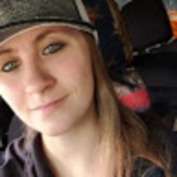 Profile Picture of Katelynn-jean Hirchert (@khirchert) on Poshmark