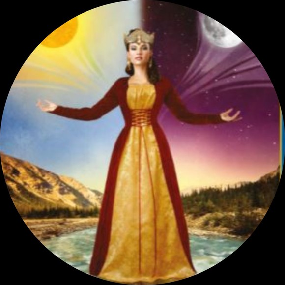 Profile Picture of Nichole Hansmann (@irishg0ddess) on Poshmark