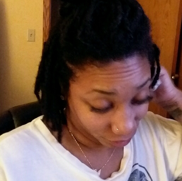 Profile Picture of Tyshawna Williams (@tyshawnap32) on Poshmark