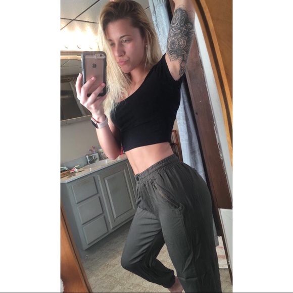 Profile Picture of Alexsis Ebner (@alexsis1411) on Poshmark