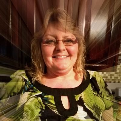 Profile Picture of Shelley Helm (@helm_shelley) on Twitter