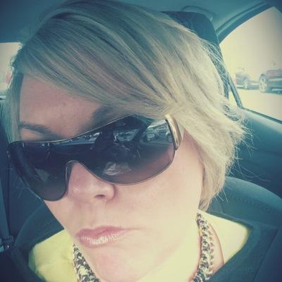 Profile Picture of Melanie Lees (@MelasLees) on Twitter