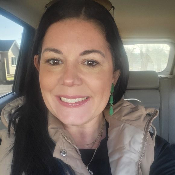 Profile Picture of Kayli Suozzo (@kayli3405) on Poshmark