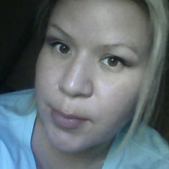 Profile Picture of Gina Garrison (@tava81) on Poshmark
