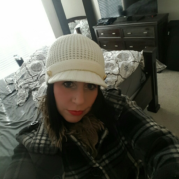 Profile Picture of Ruby Root (@rubyroot) on Poshmark