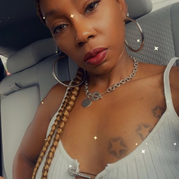 Profile Picture of Tracy Potts (@tracypotts443) on Poshmark