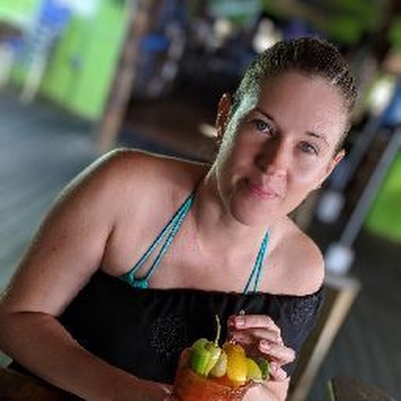 Profile Picture of Fox Cornnell (@mkmsilverfox) on Poshmark