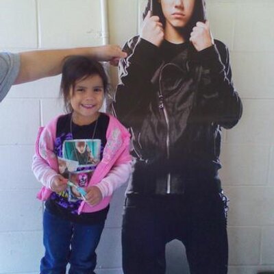 Profile Picture of Mona Lara (@Ramona_Lara72) on Twitter