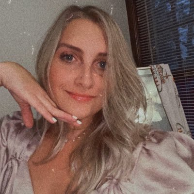 Profile Picture of Tara (@TaraSmith4444) on Twitter