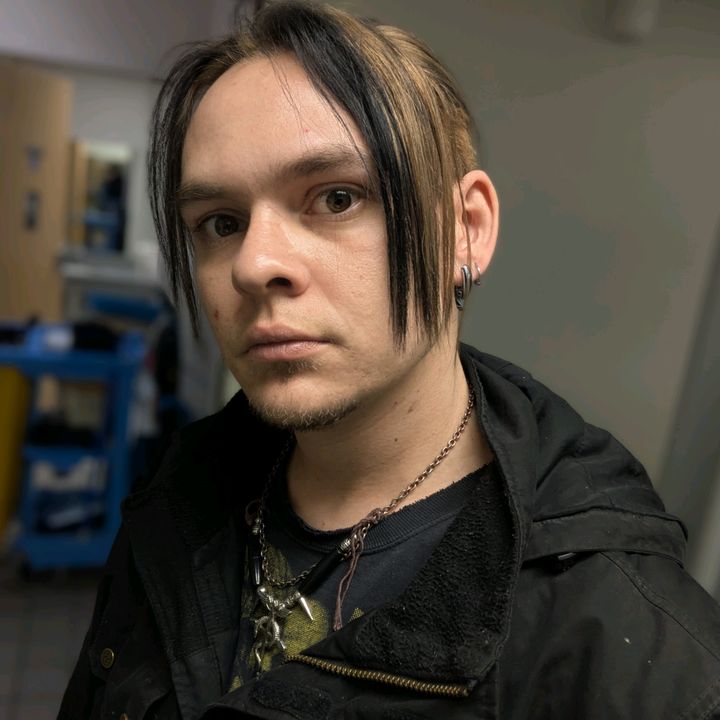 Profile Picture of Chatwoodedits (@chatwoodedits) on Tiktok