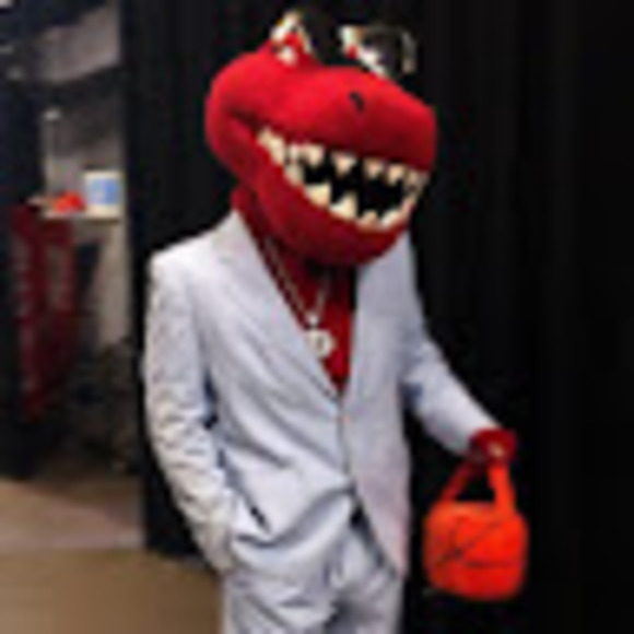 Profile Picture of Ryan Macintyre (@rmacintyre7) on Poshmark