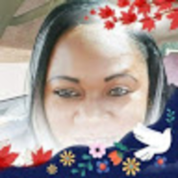 Profile Picture of Cassandra Baptiste (@cassiedemylove) on Poshmark