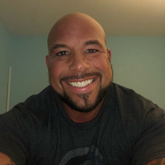 Profile Picture of Christopher Dami (@c_dami) on Poshmark