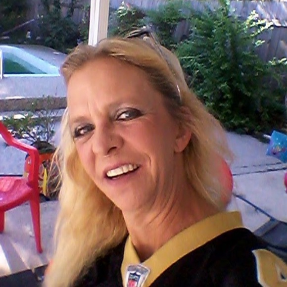 Profile Picture of Roxanne Arcement (@rocky6977) on Poshmark