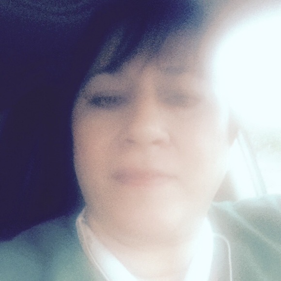Profile Picture of Sandra Starnes (@sandraobregon) on Poshmark