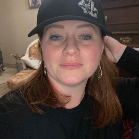 Profile Picture of Lisa Hudecek-hagman (@lisahagman) on Poshmark